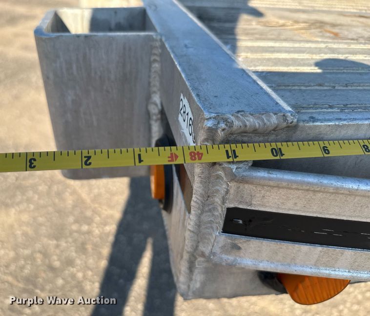 image for item EG6585 2014 Mac flatbed trailer