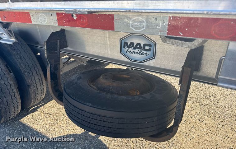 image for item EG6585 2014 Mac flatbed trailer