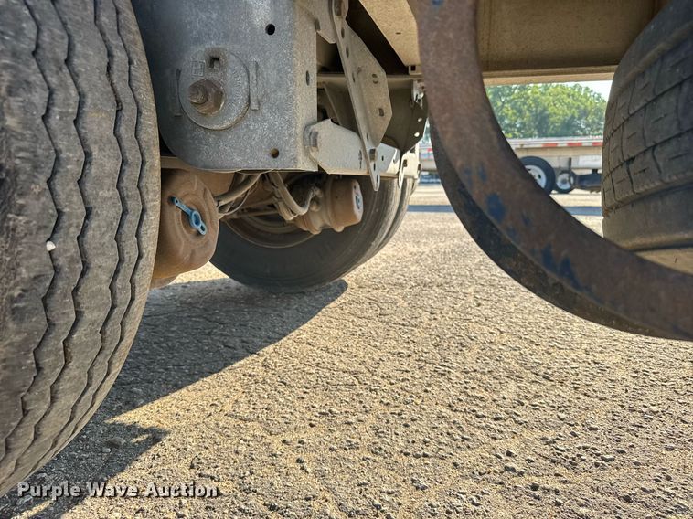 image for item EG6585 2014 Mac flatbed trailer