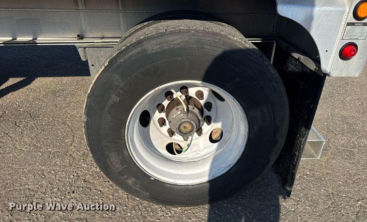 image for item EG6585 2014 Mac flatbed trailer