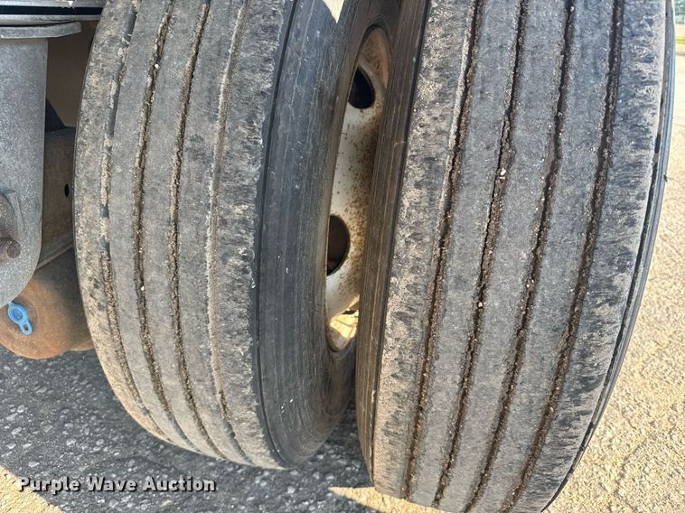 image for item EG6585 2014 Mac flatbed trailer