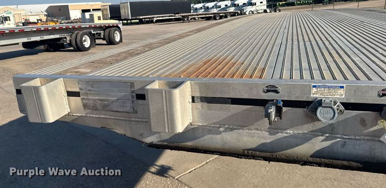 image for item EG6586 2014 Mac flatbed trailer