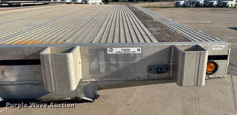 image for item EG6586 2014 Mac flatbed trailer