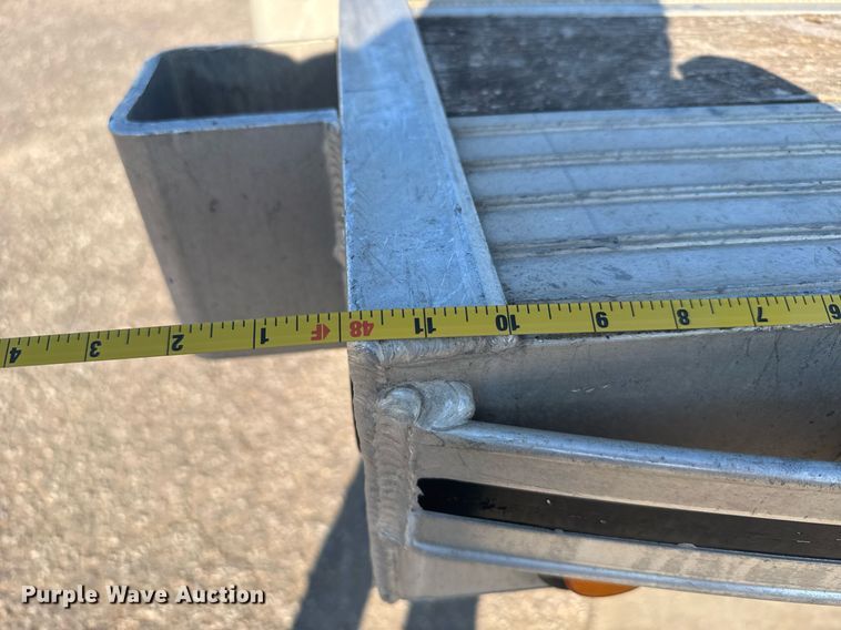 image for item EG6586 2014 Mac flatbed trailer