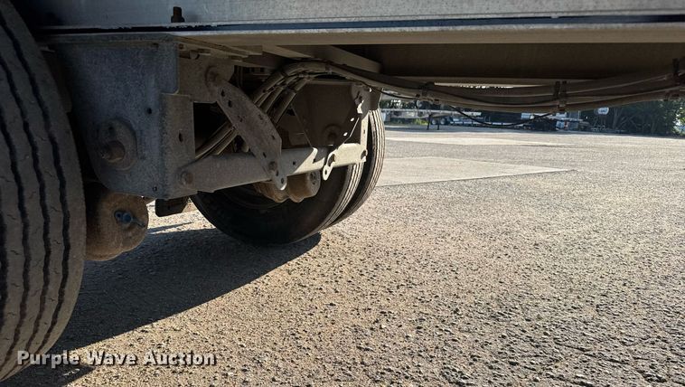 image for item EG6586 2014 Mac flatbed trailer