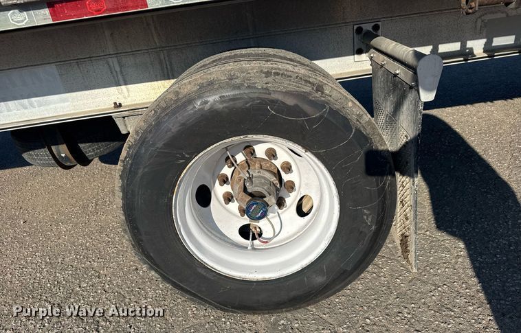 image for item EG6586 2014 Mac flatbed trailer