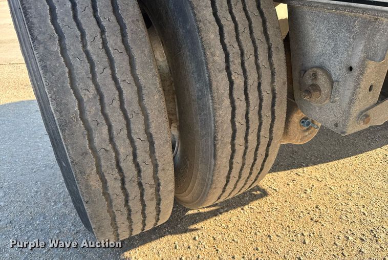 image for item EG6586 2014 Mac flatbed trailer