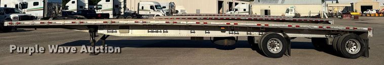 image for item EG6587 2015 Manac flatbed trailer