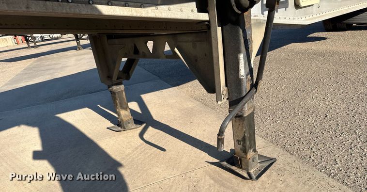 image for item EG6587 2015 Manac flatbed trailer