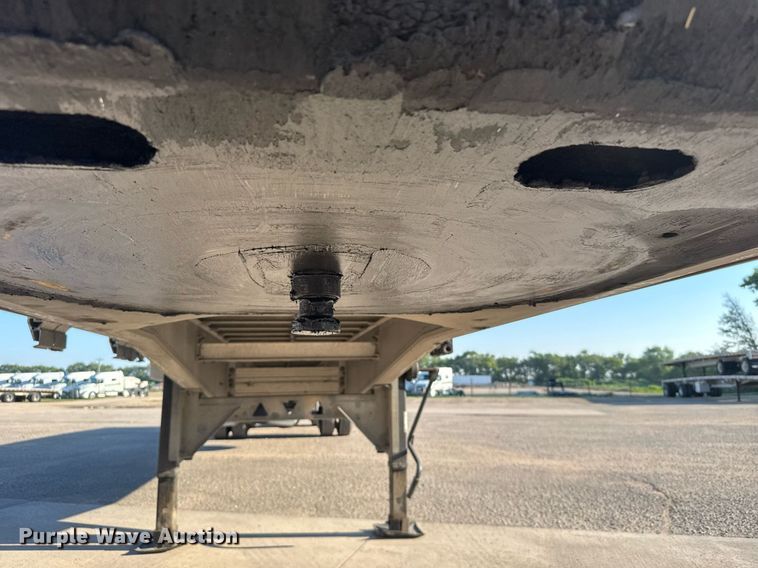 image for item EG6587 2015 Manac flatbed trailer