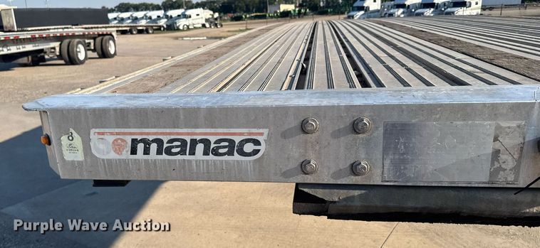 image for item EG6587 2015 Manac flatbed trailer