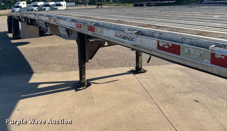 image for item EG6587 2015 Manac flatbed trailer