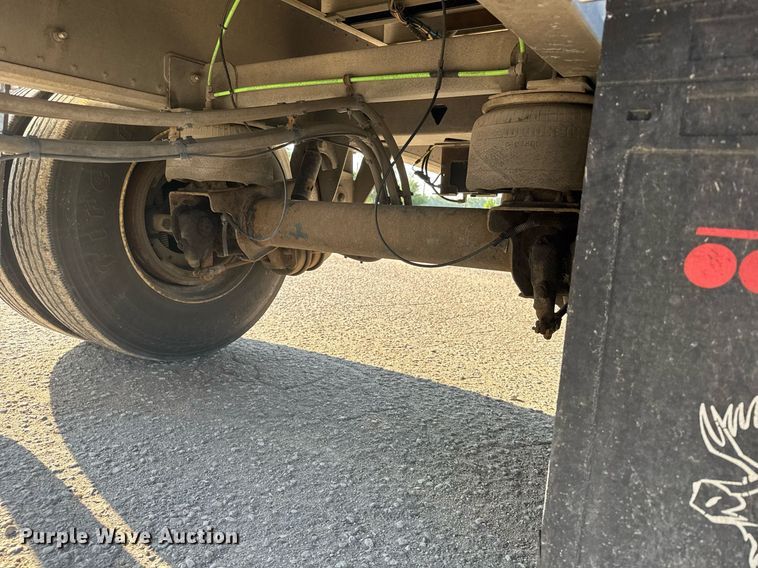 image for item EG6587 2015 Manac flatbed trailer