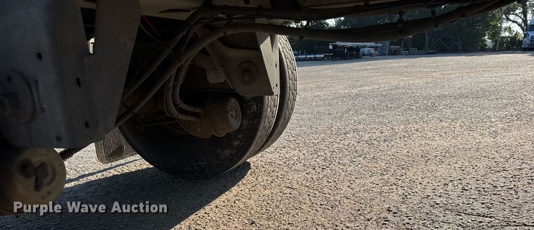 image for item EG6587 2015 Manac flatbed trailer