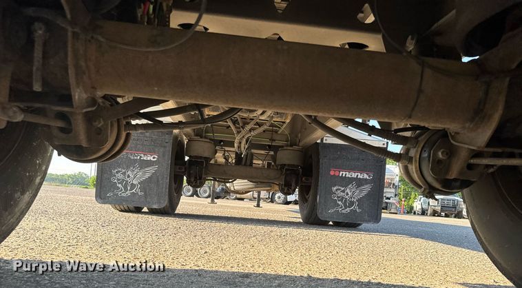 image for item EG6587 2015 Manac flatbed trailer