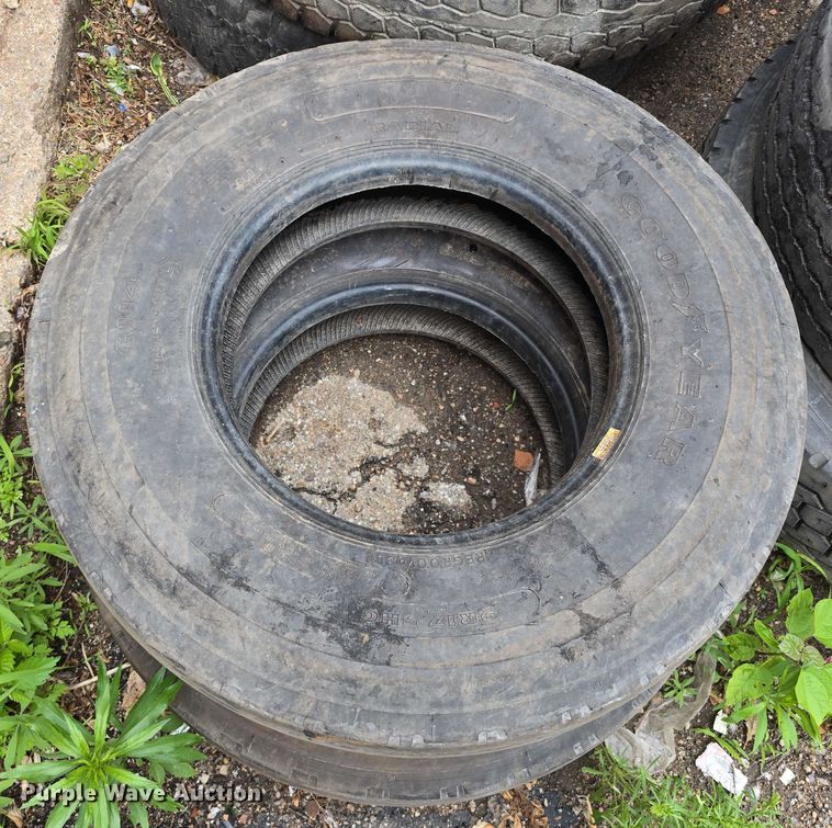 image for item EI0001 (34) tires