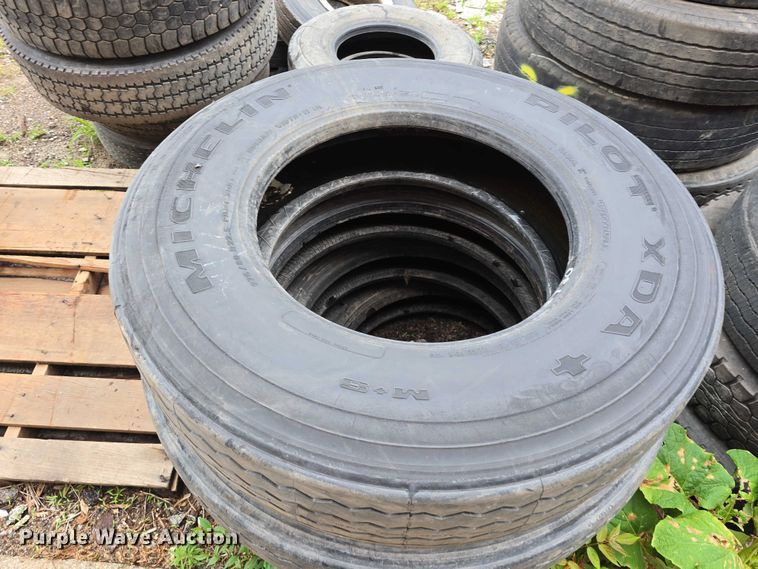 image for item EI0001 (34) tires