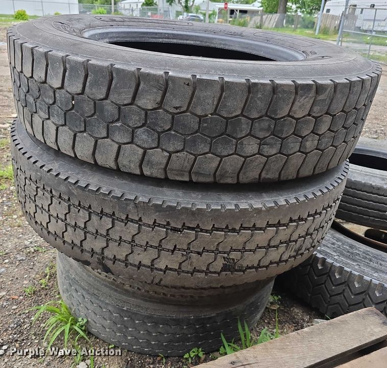 image for item EI0001 (34) tires