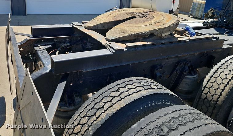 image for item EJ0065 1994 Kenworth T450 semi truck