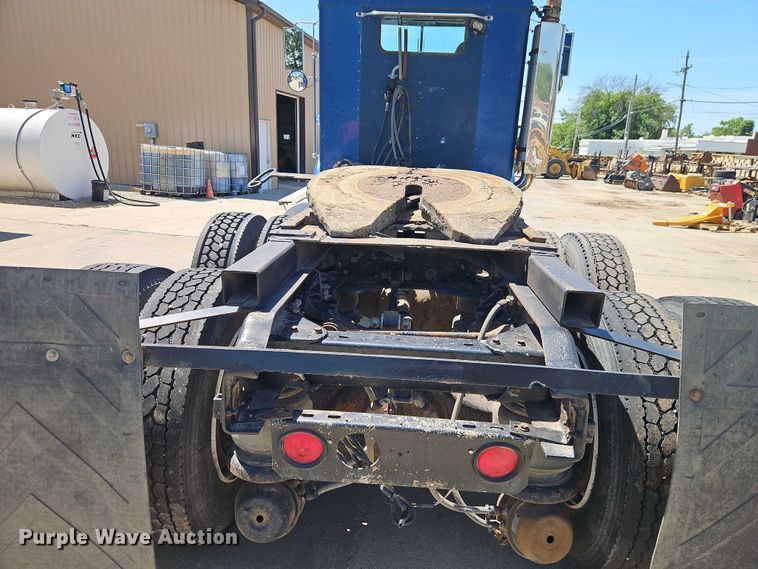 image for item EJ0065 1994 Kenworth T450 semi truck