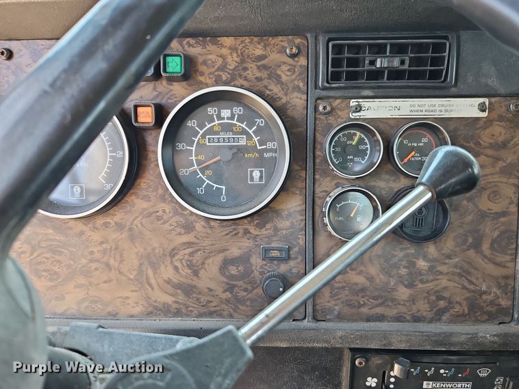 image for item EJ0065 1994 Kenworth T450 semi truck