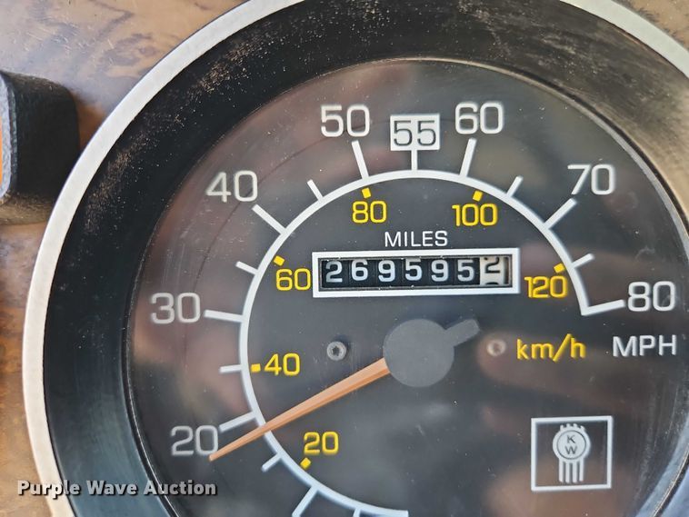 image for item EJ0065 1994 Kenworth T450 semi truck