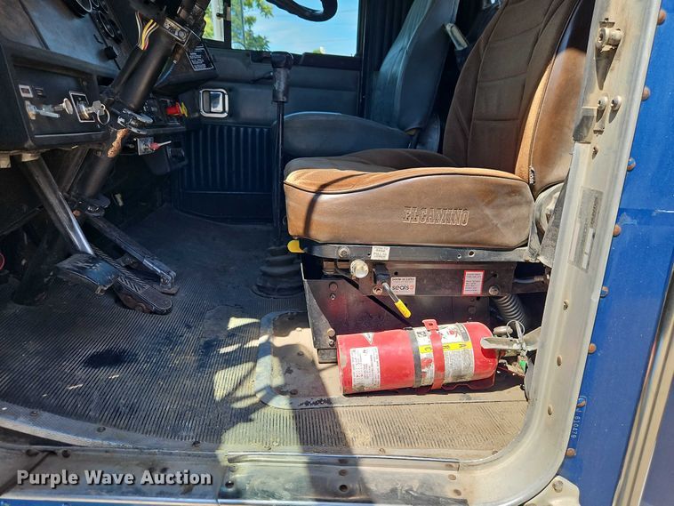 image for item EJ0065 1994 Kenworth T450 semi truck