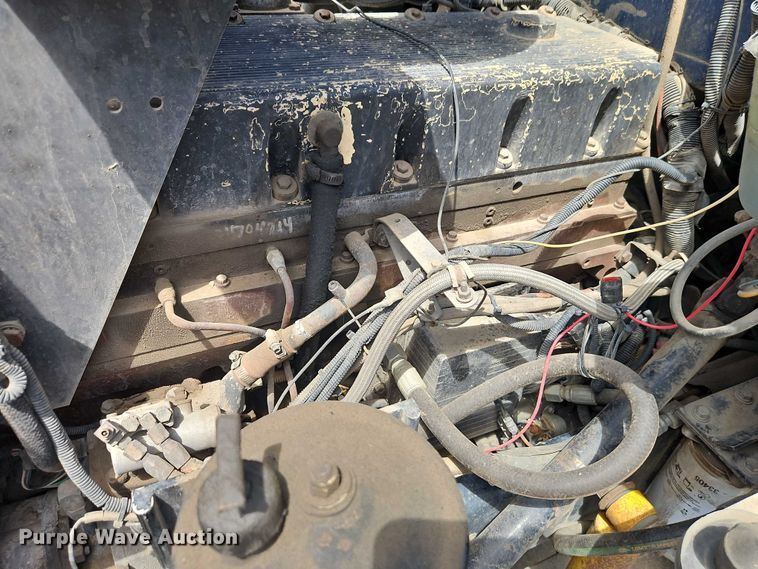 image for item EJ0065 1994 Kenworth T450 semi truck