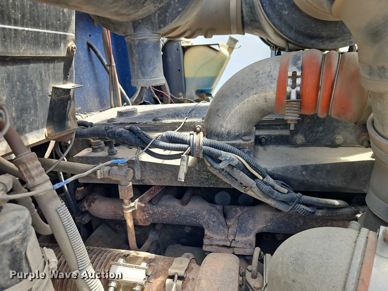 image for item EJ0065 1994 Kenworth T450 semi truck