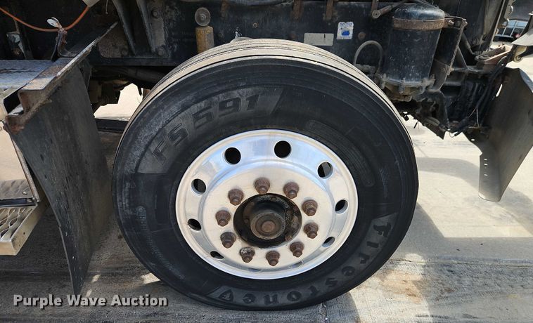 image for item EJ0065 1994 Kenworth T450 semi truck