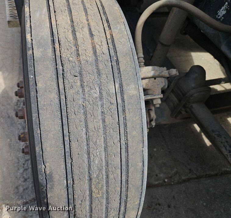 image for item EJ0065 1994 Kenworth T450 semi truck