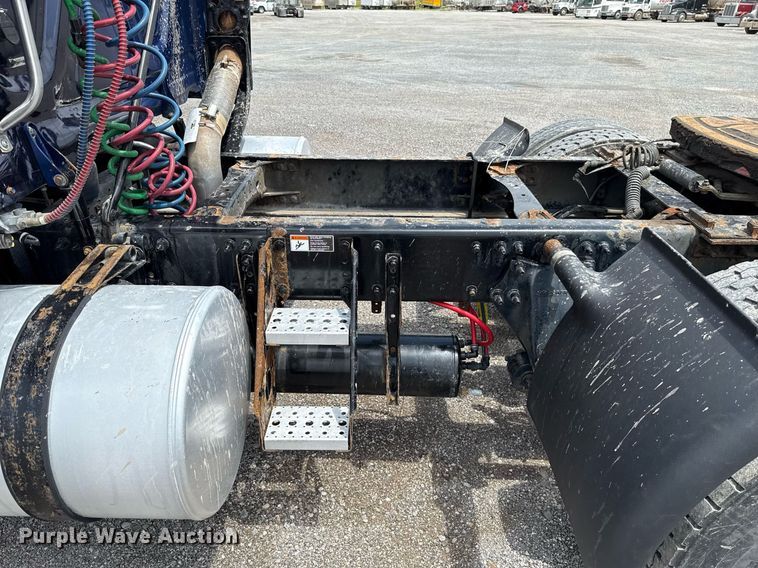 image for item EJ4615 2019 Freightliner Cascadia 125 semi truck