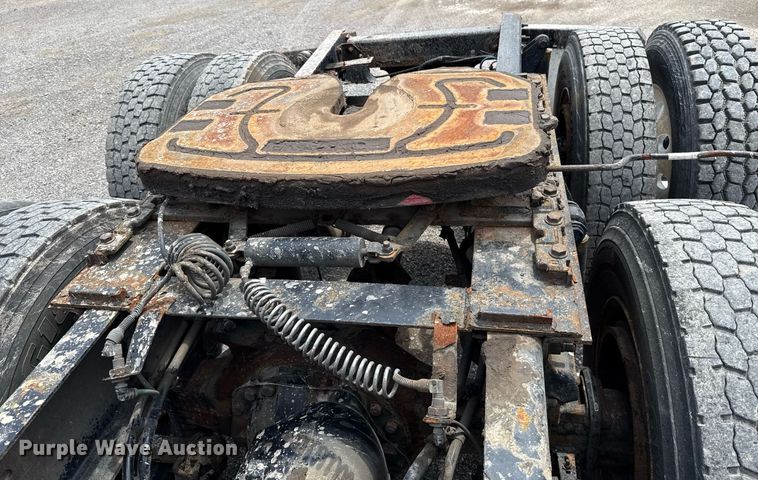 image for item EJ4615 2019 Freightliner Cascadia 125 semi truck