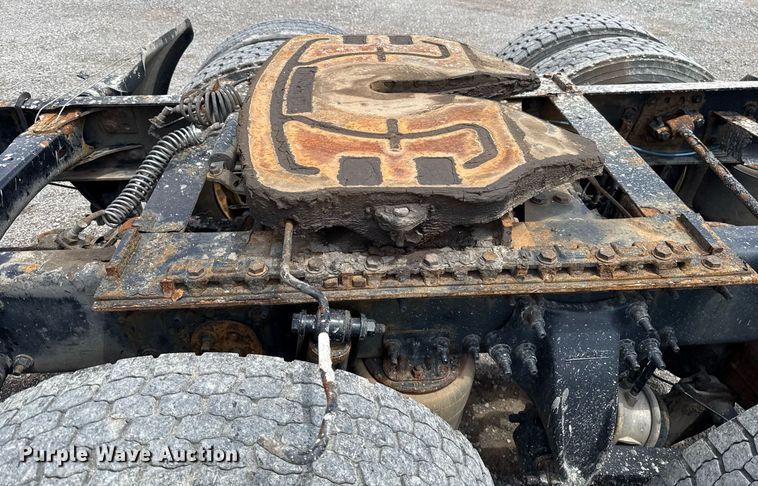 image for item EJ4615 2019 Freightliner Cascadia 125 semi truck