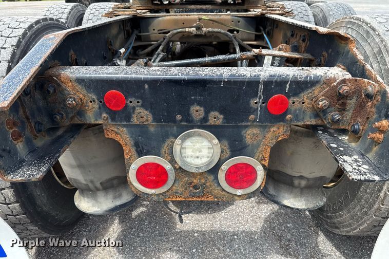 image for item EJ4615 2019 Freightliner Cascadia 125 semi truck