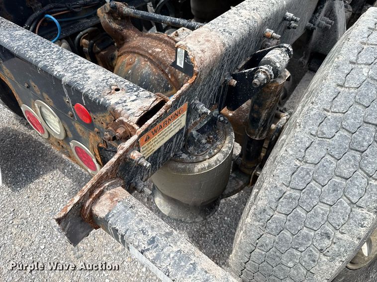 image for item EJ4615 2019 Freightliner Cascadia 125 semi truck