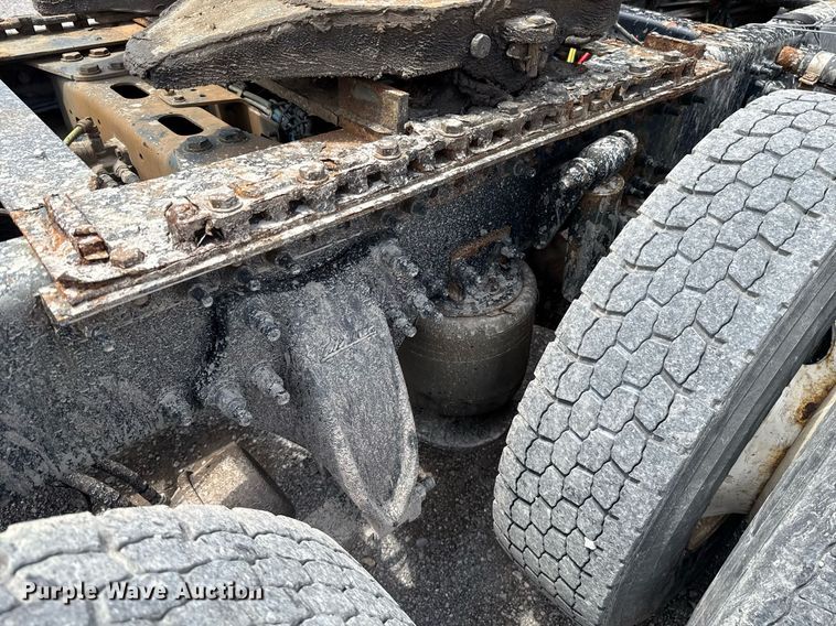 image for item EJ4615 2019 Freightliner Cascadia 125 semi truck