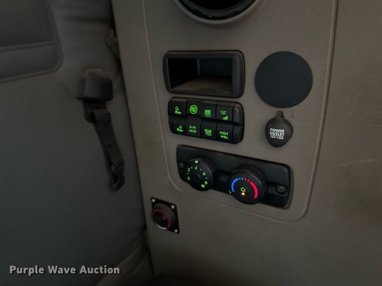 image for item EJ4615 2019 Freightliner Cascadia 125 semi truck