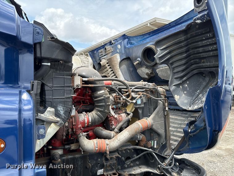 image for item EJ4615 2019 Freightliner Cascadia 125 semi truck