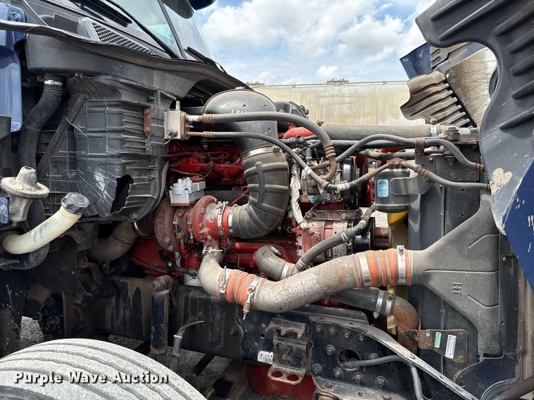 image for item EJ4615 2019 Freightliner Cascadia 125 semi truck