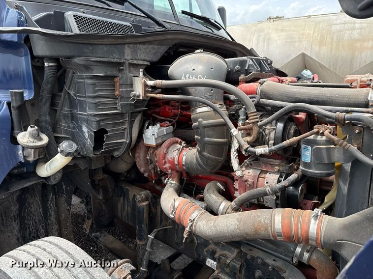 image for item EJ4615 2019 Freightliner Cascadia 125 semi truck