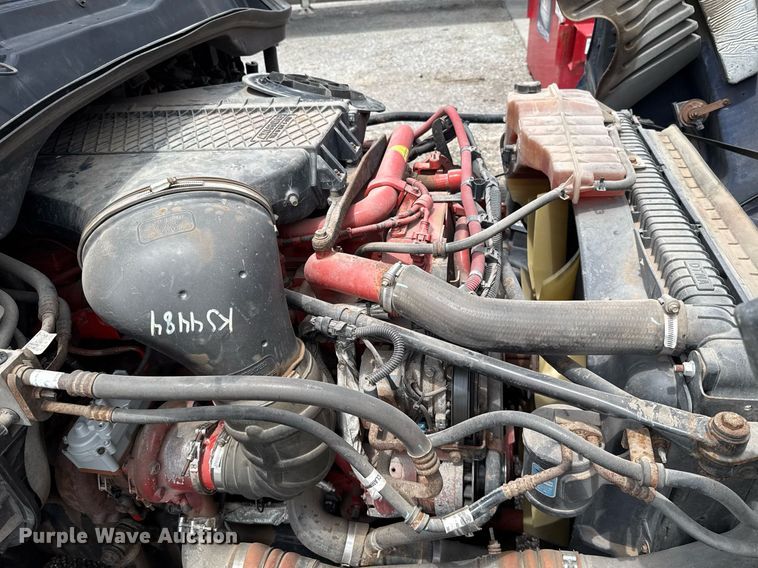 image for item EJ4615 2019 Freightliner Cascadia 125 semi truck