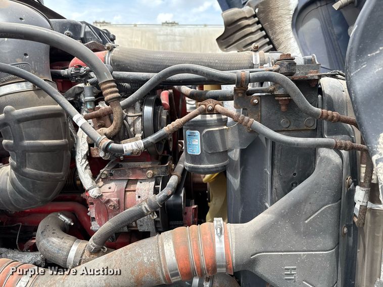 image for item EJ4615 2019 Freightliner Cascadia 125 semi truck