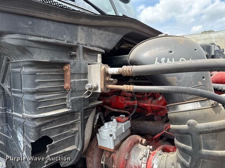 image for item EJ4615 2019 Freightliner Cascadia 125 semi truck