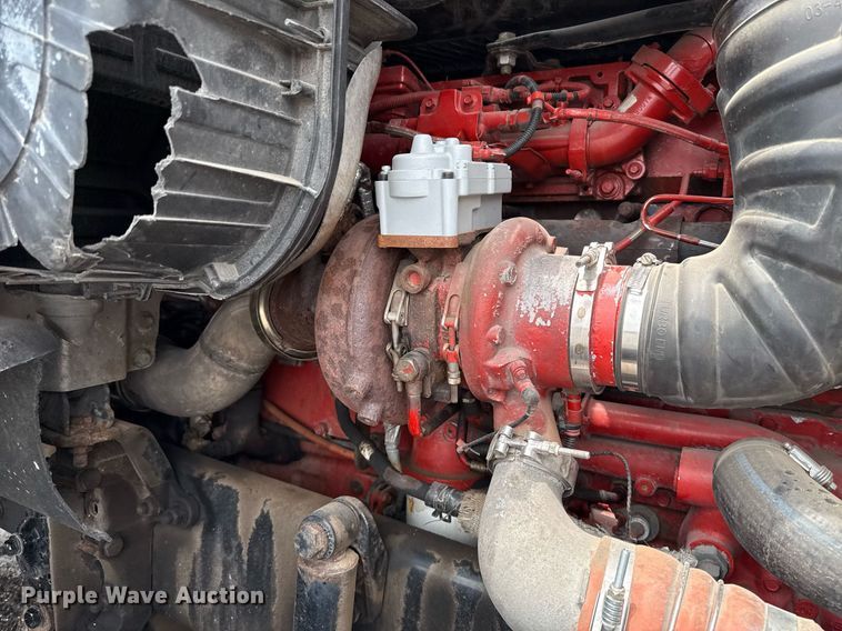 image for item EJ4615 2019 Freightliner Cascadia 125 semi truck