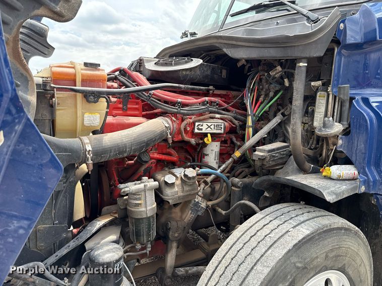 image for item EJ4615 2019 Freightliner Cascadia 125 semi truck