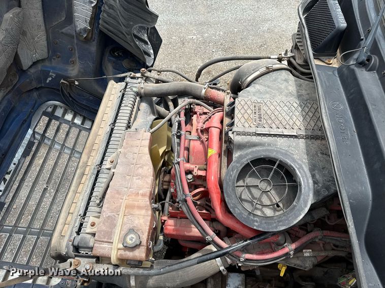 image for item EJ4615 2019 Freightliner Cascadia 125 semi truck