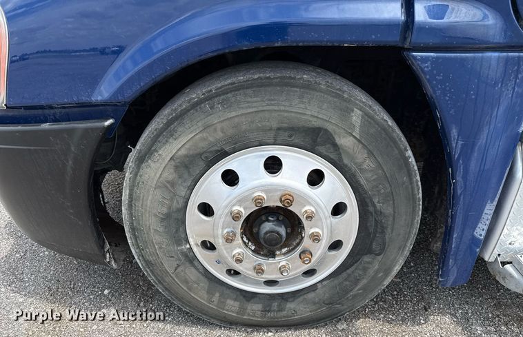 image for item EJ4615 2019 Freightliner Cascadia 125 semi truck