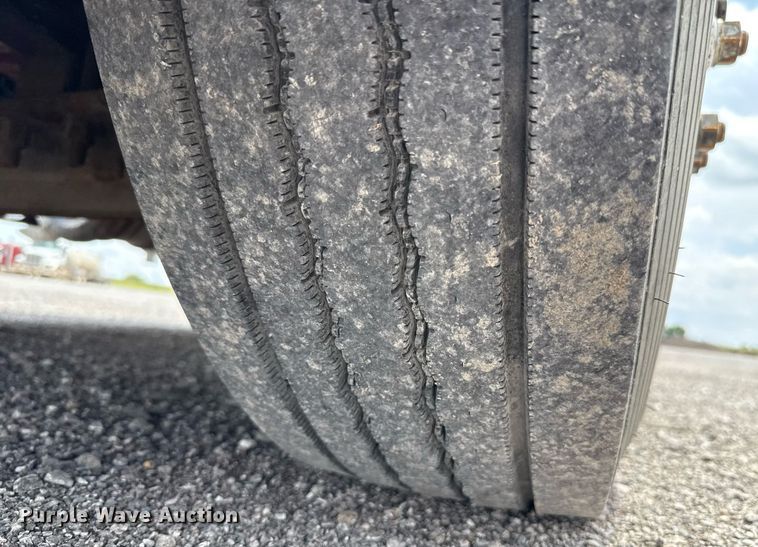 image for item EJ4615 2019 Freightliner Cascadia 125 semi truck