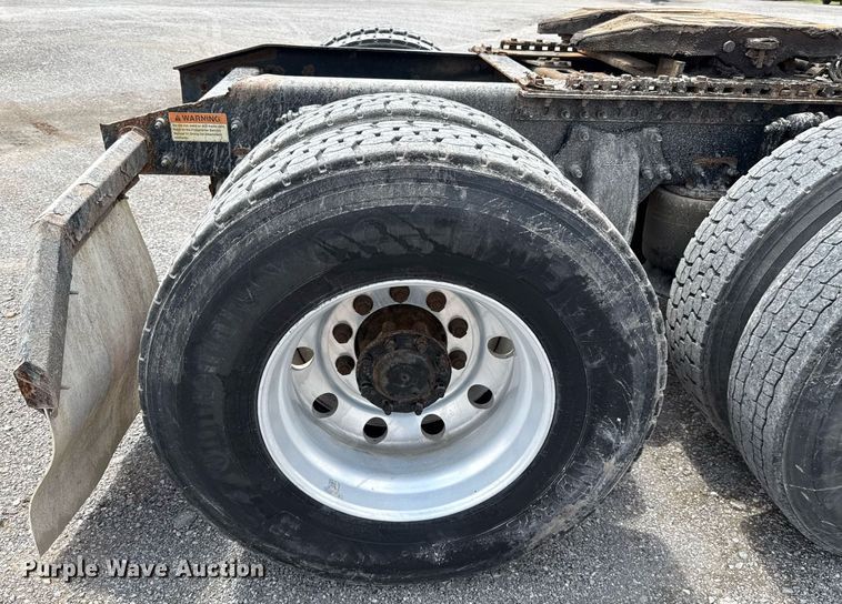 image for item EJ4615 2019 Freightliner Cascadia 125 semi truck